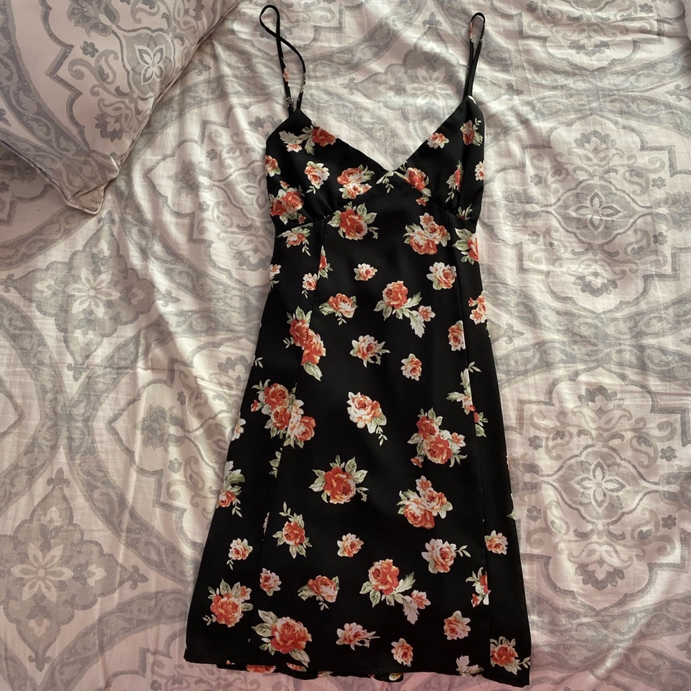 FOREVER 21 rose sun dress size M